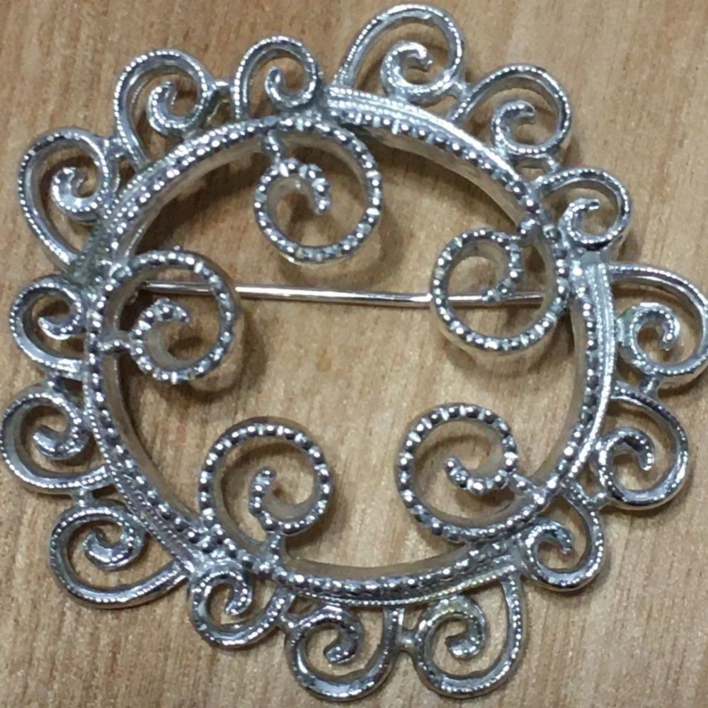 Vintage Brooch Pin SARAH COVENTRY Eternity Circle